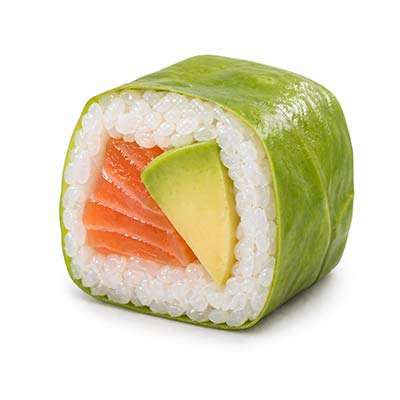 Frühlingsrolle mit Lachs und Avocado, grüner Salat – Easy Sushi